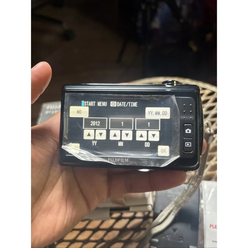 FUJIFILM FinePix Z90 black 14.2MP Compact Digital Camera Tested w/ battery + box